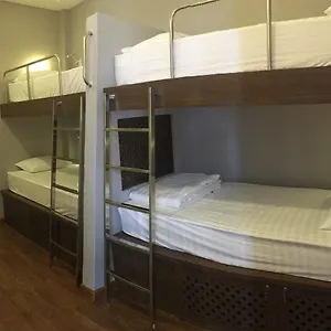 the-alley-hostel.nhatrangbesthotels.com/