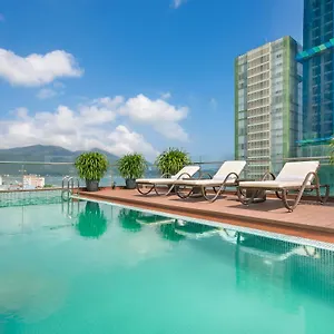 Dolphin And Aparthotel
